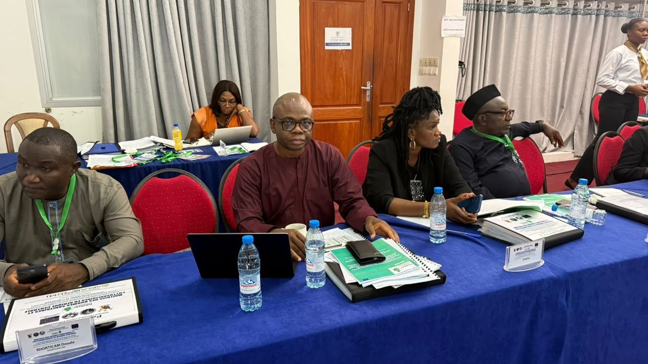 Délégation RHORTICAM Douala parmi les participants